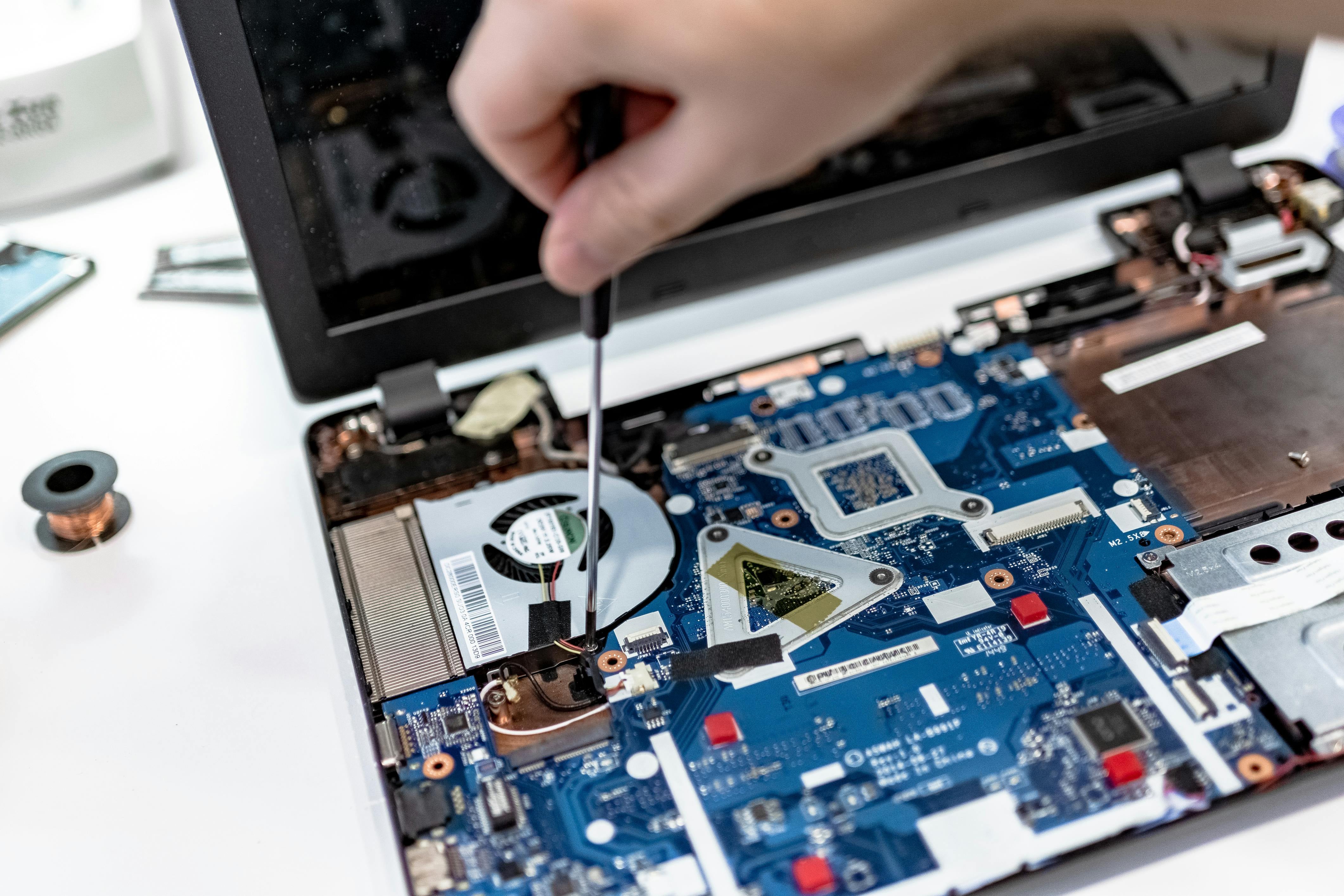 How much does it cost to change a Laptop Screen?